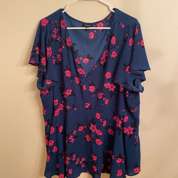 Torrid floral top - Picture 4 of 8
